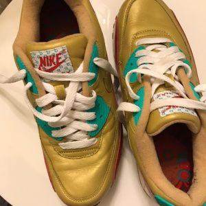 Women’s AirMax 90s, Gently Worn